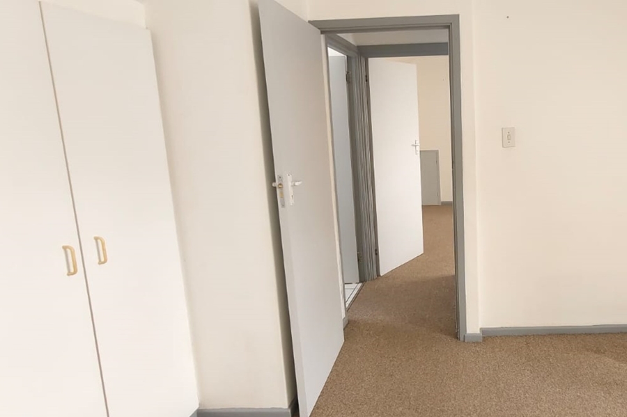 To Let 4 Bedroom Property for Rent in Heather Park Western Cape